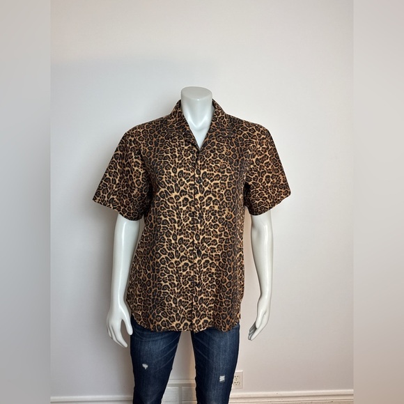 TNA (Aritzia) Maverick Button Up Blouse in Leopard. 100% Cotton. - Picture 7 of 11